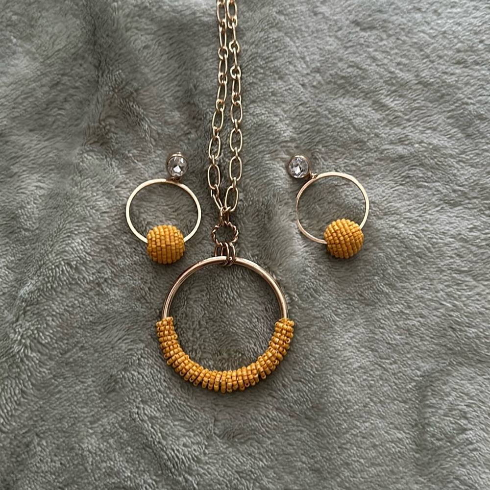 Jewelry set necklace and earrings